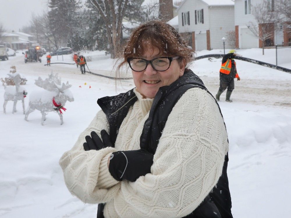 <div>Hydro Ottawa ‘communication lapse’ leaves some Orléans residents in the dark</div>